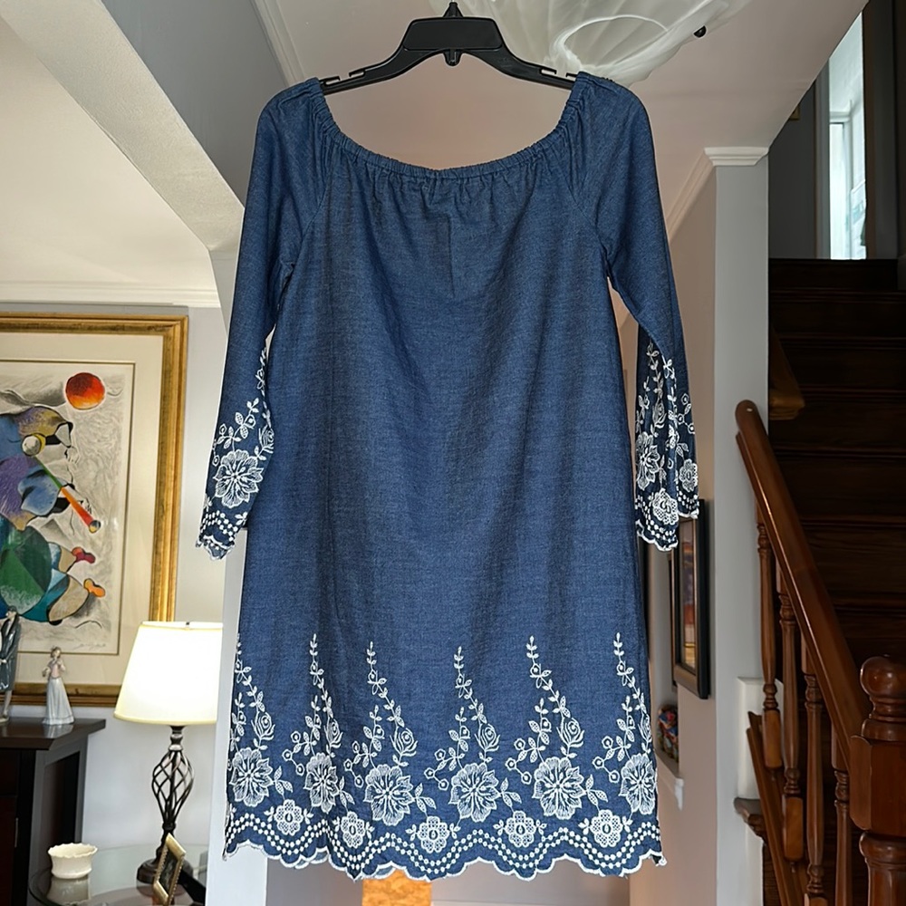 Adorable Roxberi Embroidered Chambray Tunic Dress Sz M